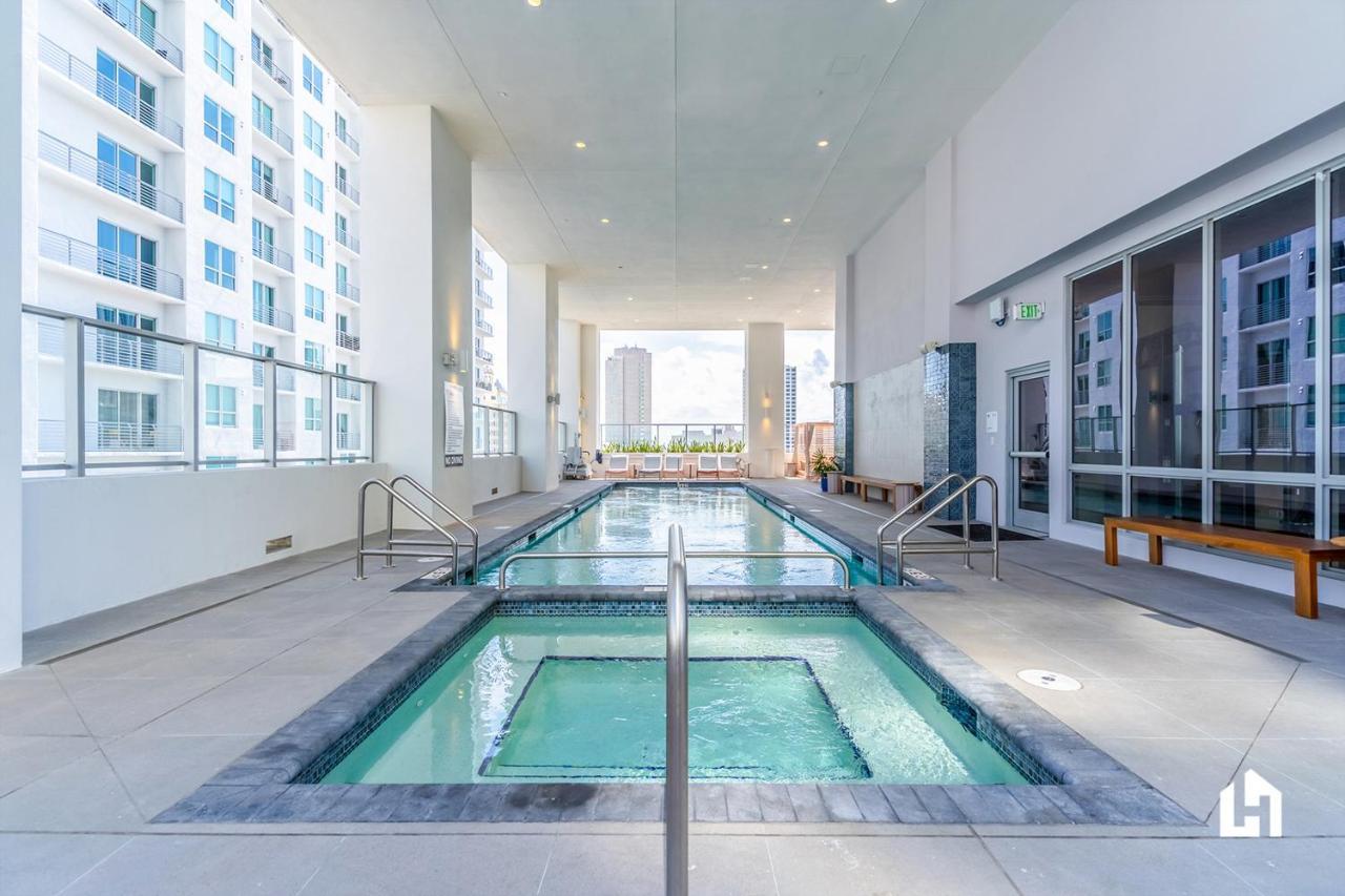 Downtown Miami Condos By Lua Host المظهر الخارجي الصورة